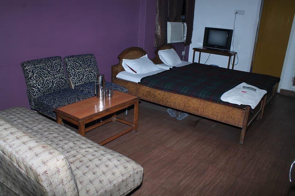 Ajatsatru Hotel